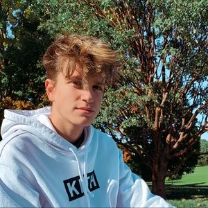 Meet your Posher, Adam